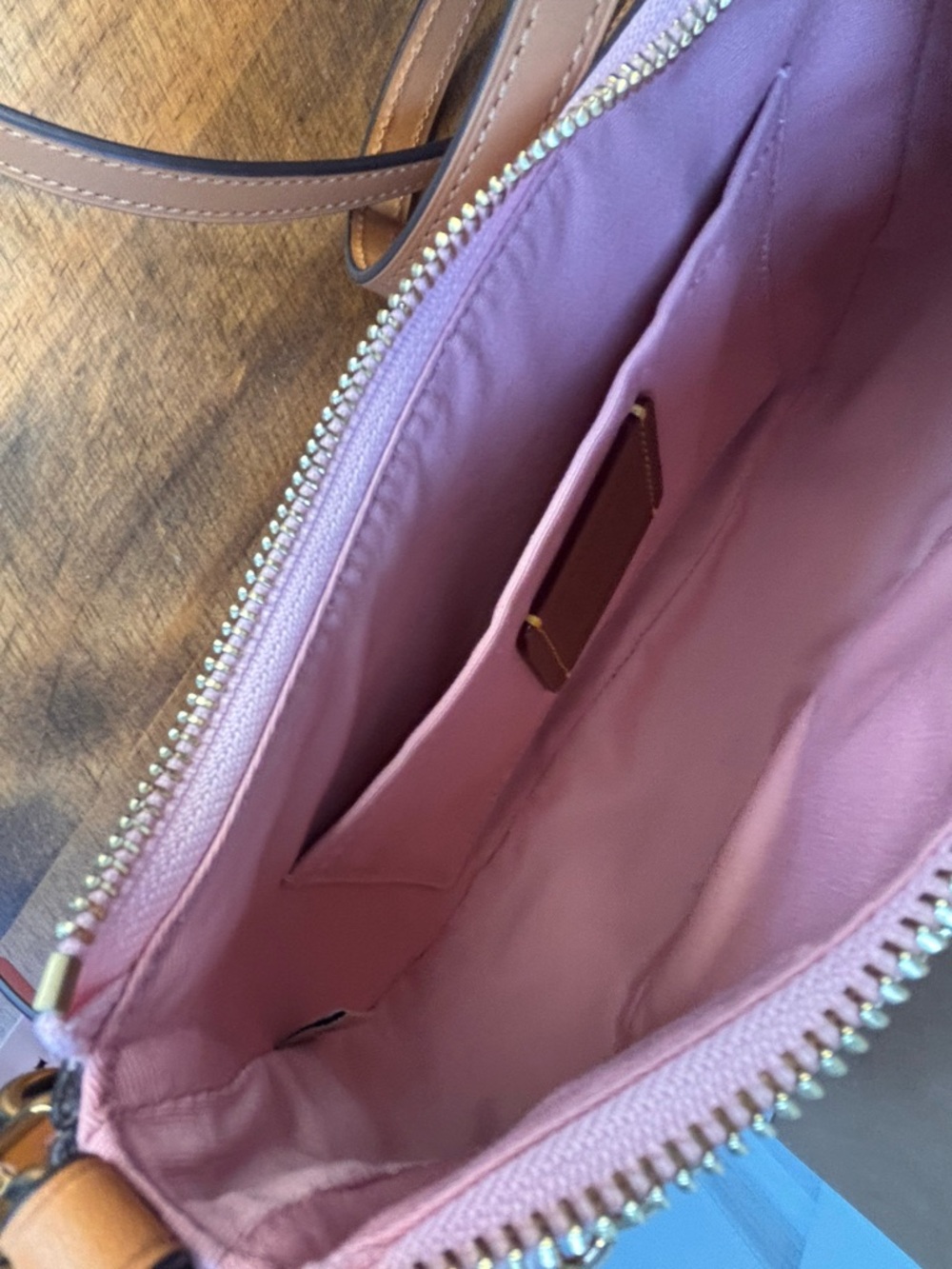 Coach Powder Pink Teri
Shoulder Bag with Charms
NEW CEA20 - Picture 11 of 13